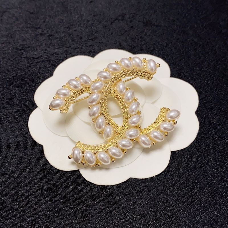 Chanel Brooches - Click Image to Close